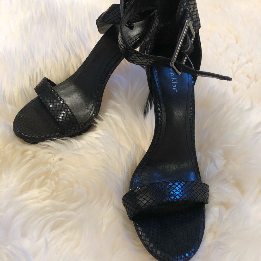 Calvin Klein Vivian size 7 , black
